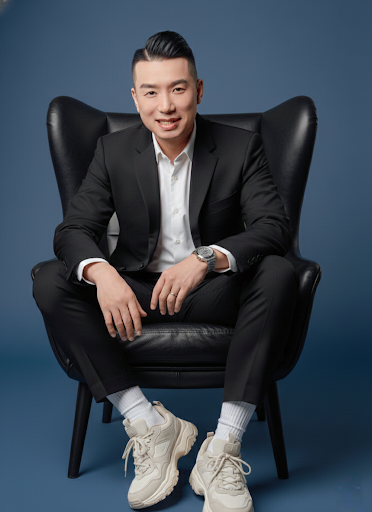 李功祥 · Charles Lee
